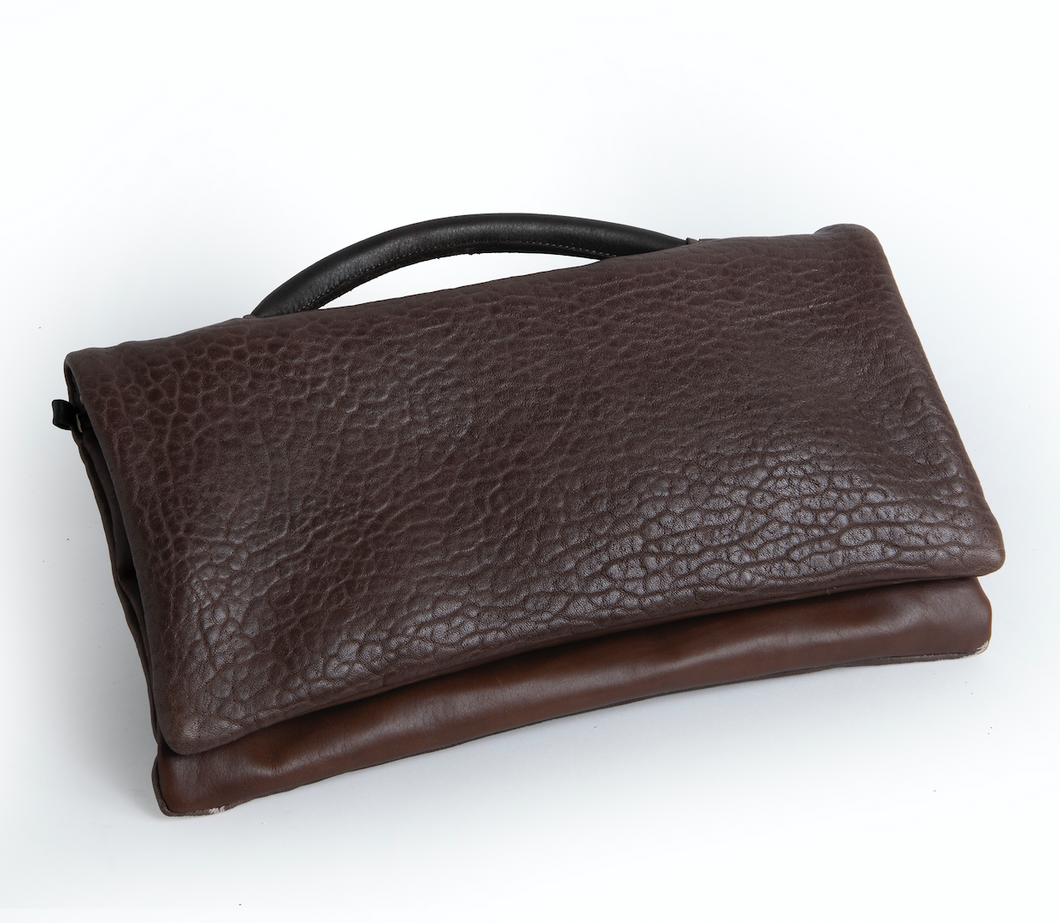 <b>Jazmine</b><br> <p><font size=“3px”> Brown Portofino With Brown Leather Messenger Clutch</font></p>